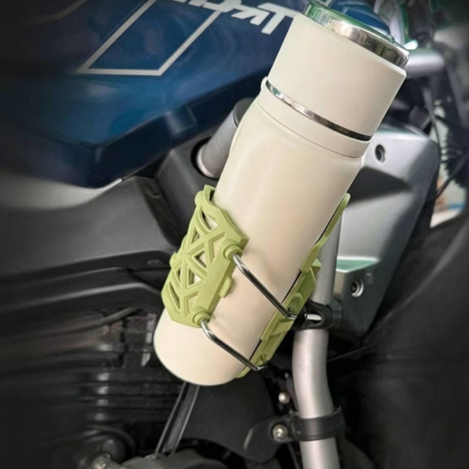 Portabicchieri per Moto Regola - Travel Accessories Holder recensione e prezzo
